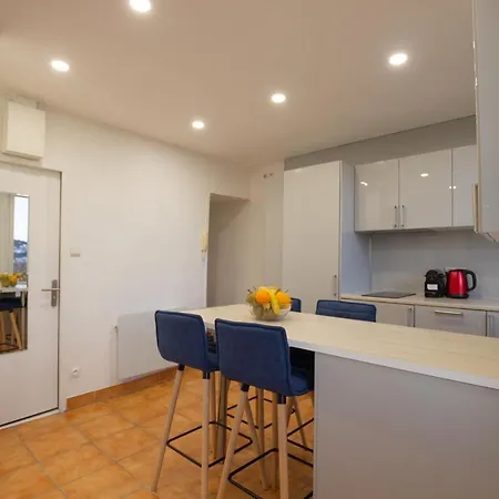 T2 Panier Vieux-port Vue Notre Dame De La Garde Apartment Marseilles